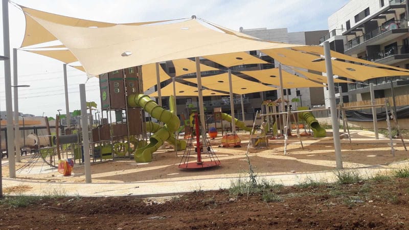 ראש העין  790 מ"ר